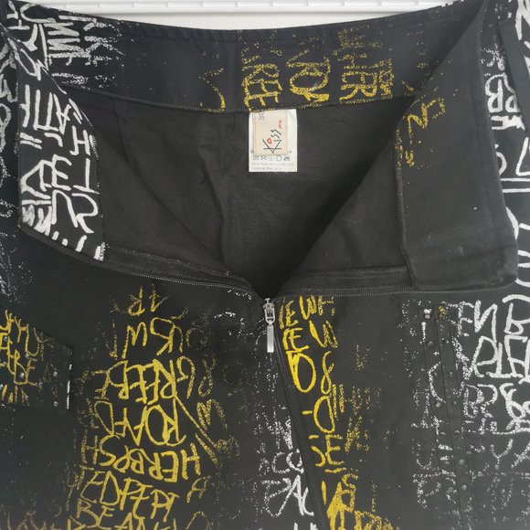 Yellow White and black Vintage Graffiti print by Kissme - Picture 1 of 4